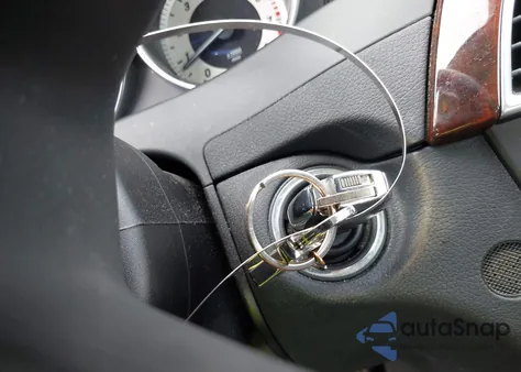 2013 Mercedes-Benz C 300 Luxury 4Matic/Sport 4Matic z USA, uszkodzony, nr VIN WDDGF8ABXDA837081